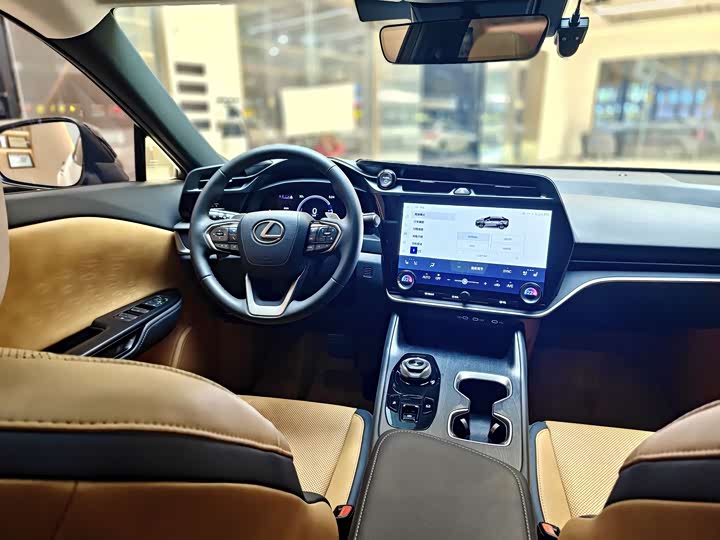 Фото 7 - Lexus RZ