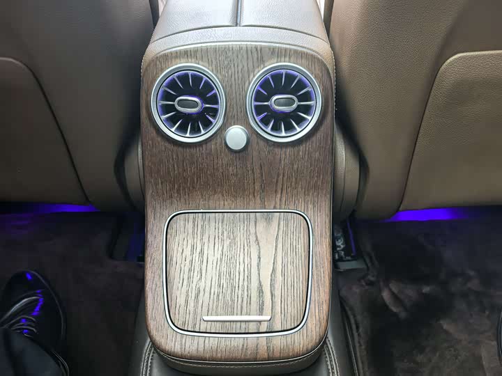 Фото 21 - Mercedes-Benz E-Class