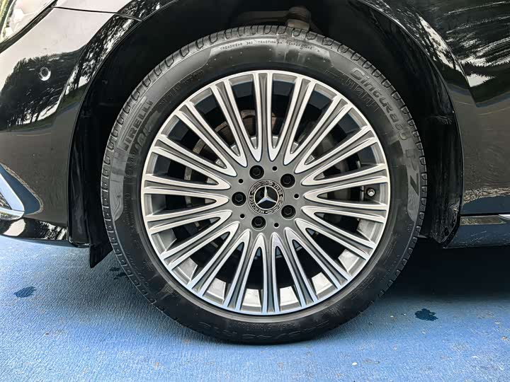 Фото 24 - Mercedes-Benz E-Class