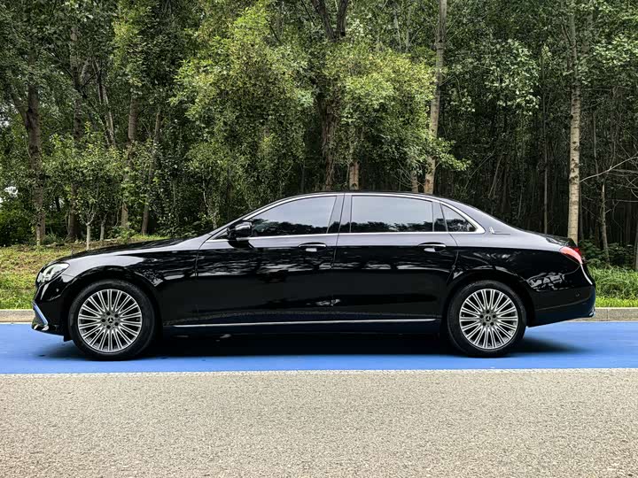 Фото 7 - Mercedes-Benz E-Class