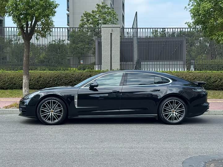 Фото 12 - Porsche Panamera
