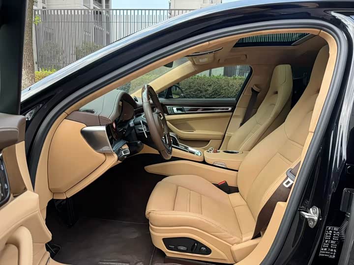 Фото 9 - Porsche Panamera