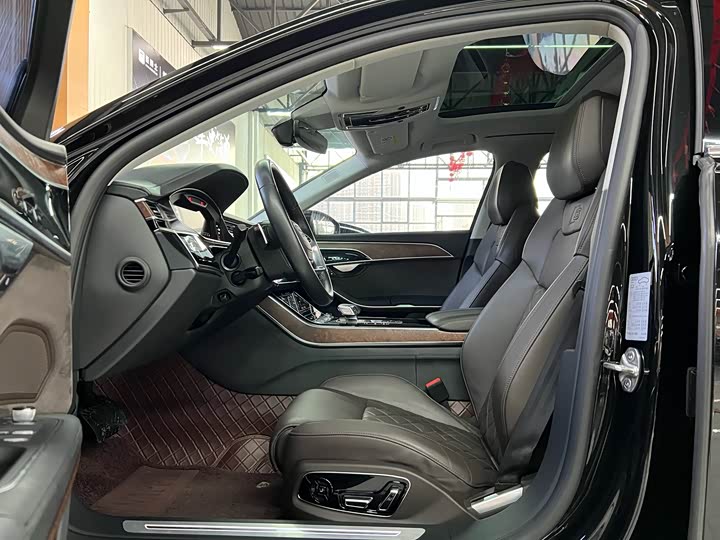 Фото 10 - Audi A8