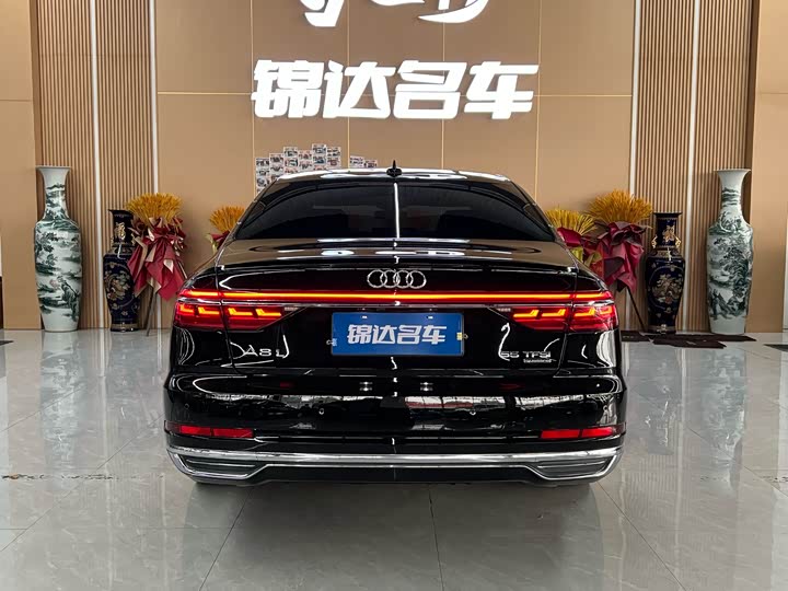 Фото 5 - Audi A8