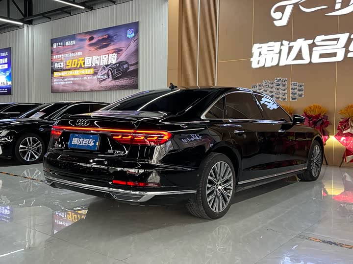 Фото 6 - Audi A8