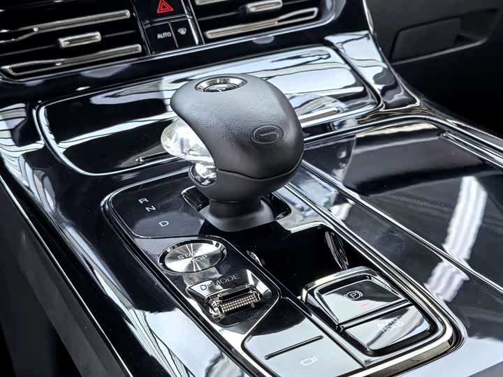 Фото 11 - GAC Trumpchi M8