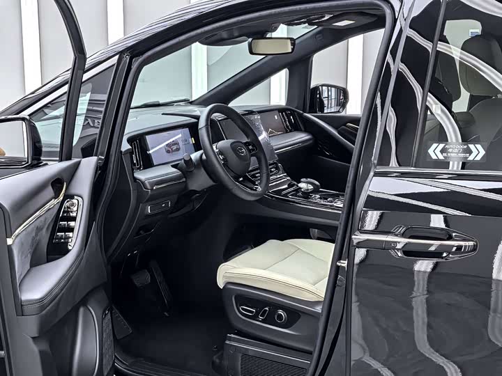 Фото 5 - GAC Trumpchi M8