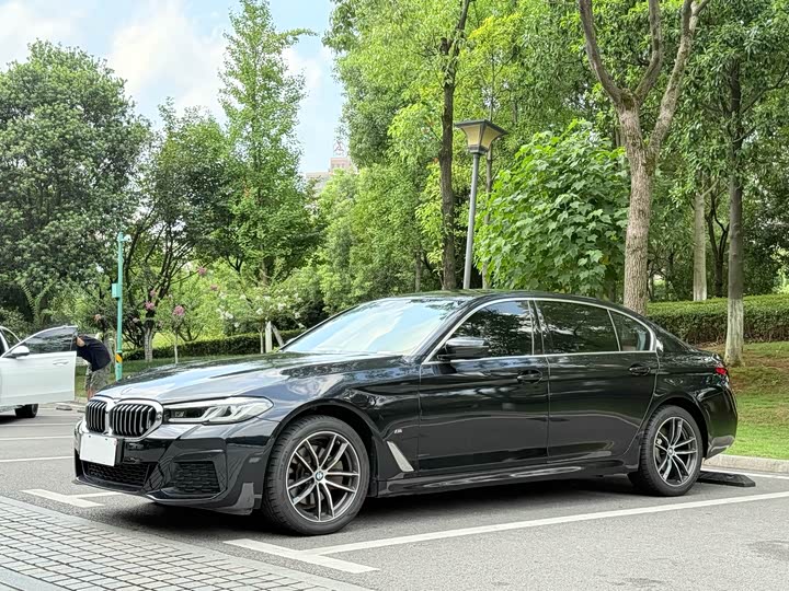 Фото 1 - BMW 5 Series