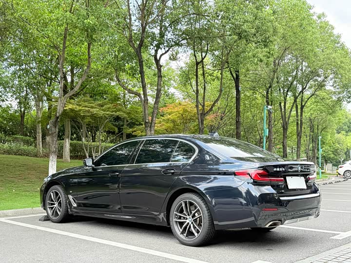 Фото 13 - BMW 5 Series