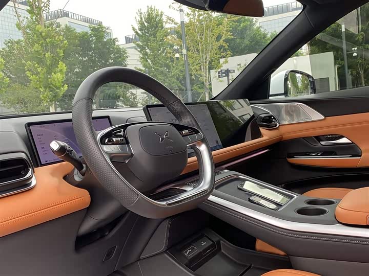 Фото 12 - XPeng G9