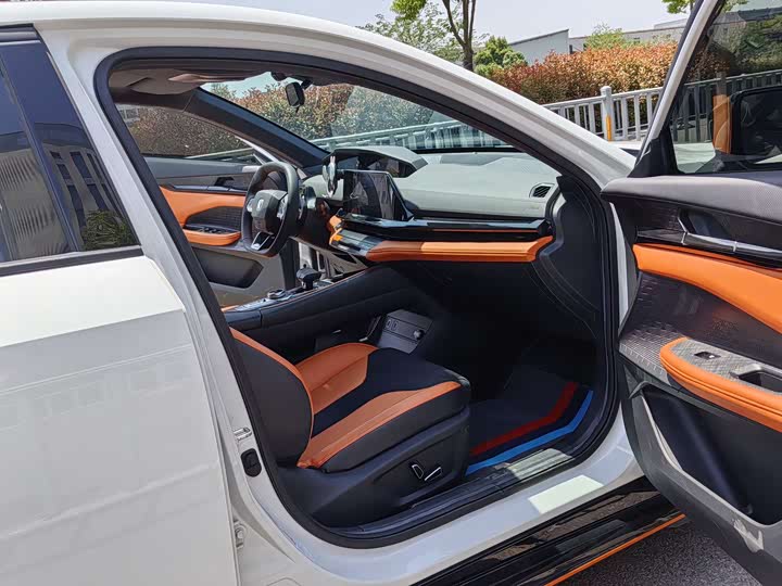 Фото 10 - Changan UNI-V