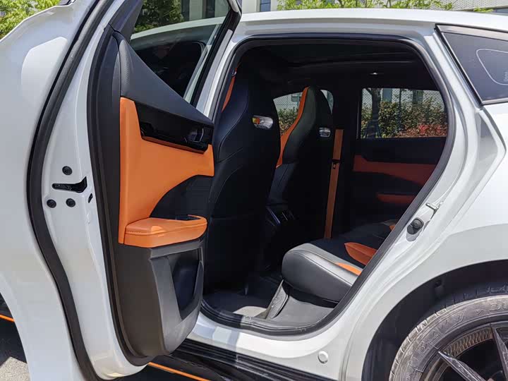 Фото 11 - Changan UNI-V