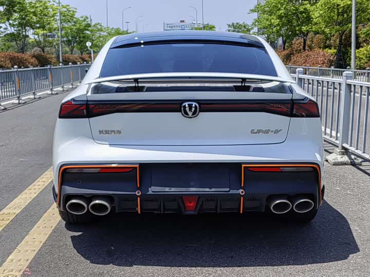 Фото 14 - Changan UNI-V