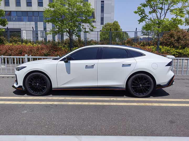 Фото 4 - Changan UNI-V