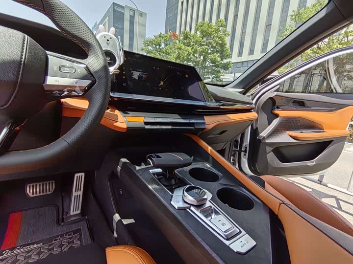 Фото 8 - Changan UNI-V