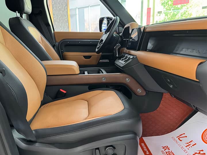 Фото 10 - Land Rover Defender