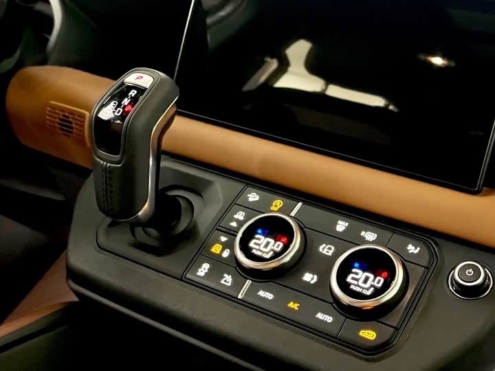 Фото 20 - Land Rover Defender