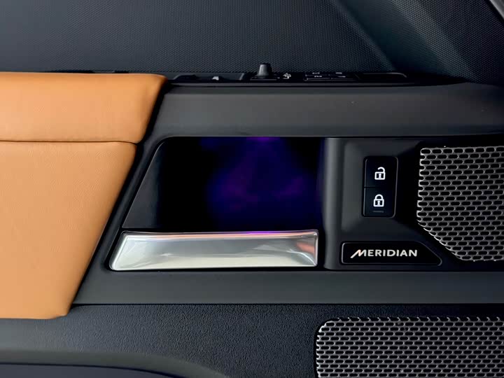 Фото 21 - Land Rover Defender