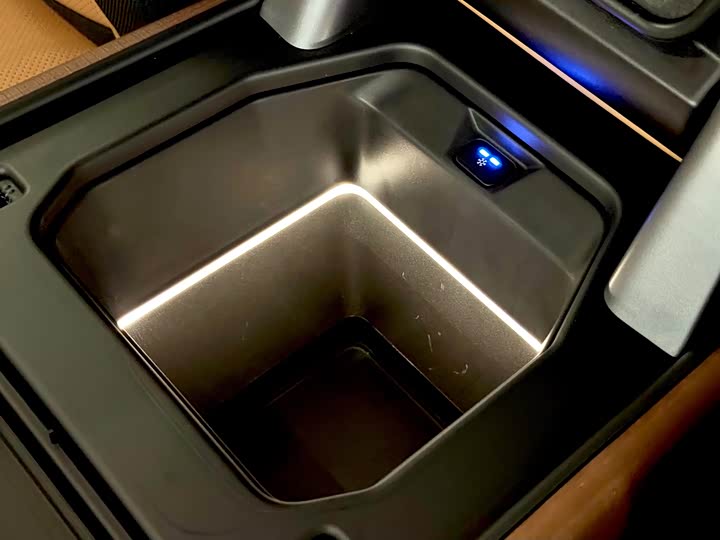 Фото 23 - Land Rover Defender