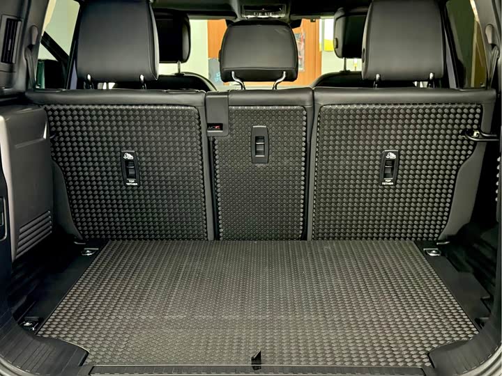 Фото 24 - Land Rover Defender