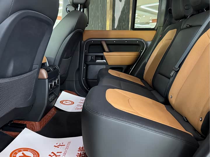 Фото 8 - Land Rover Defender