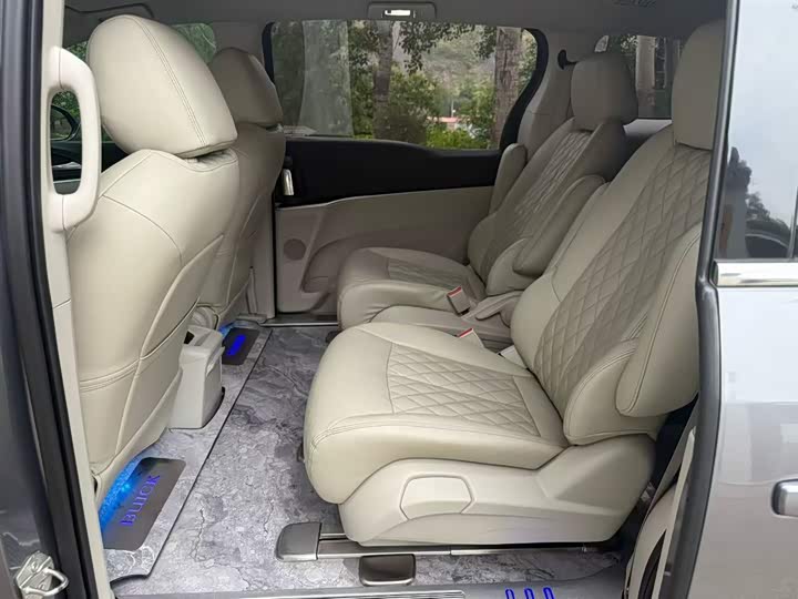 Фото 12 - Buick GL8 ES