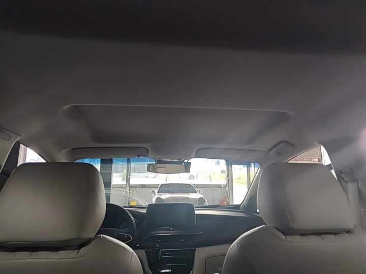 Фото 9 - Buick GL8 ES