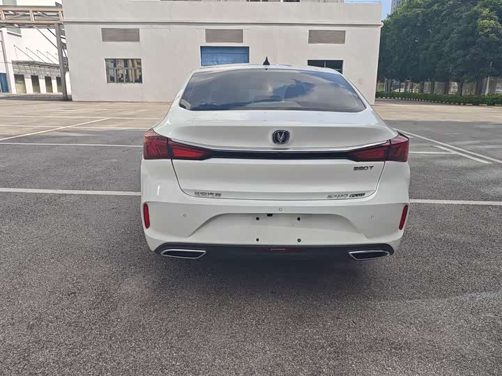 Фото 14 - Changan Eado Plus