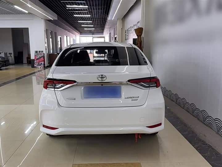 Фото 5 - Toyota Corolla