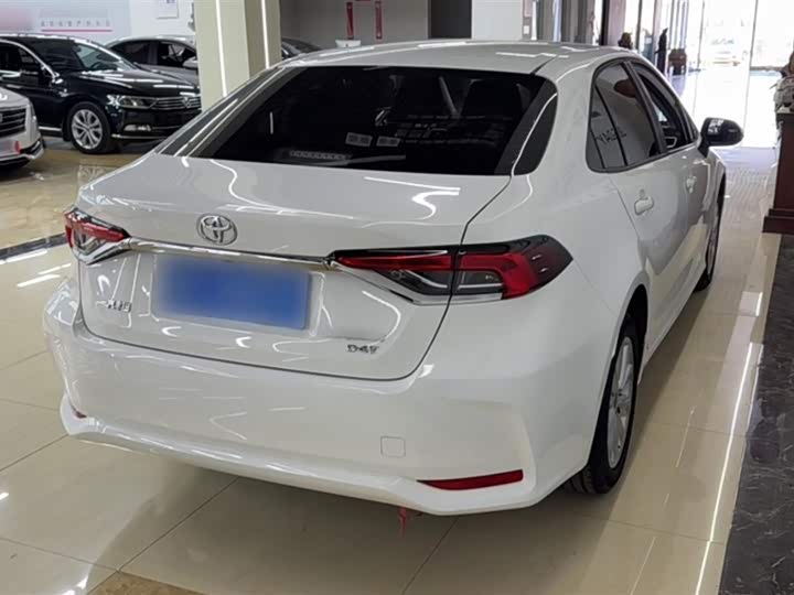 Фото 6 - Toyota Corolla