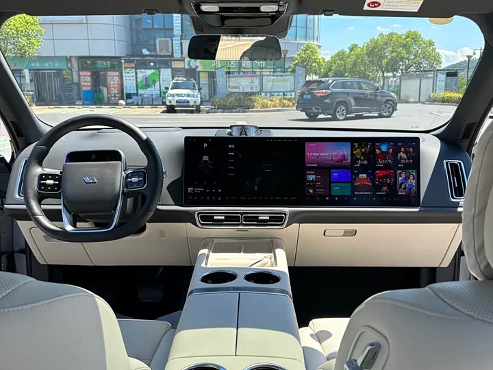 Фото 13 - LiXiang L9