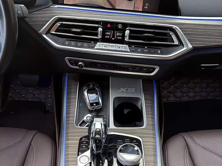 Фото 12 - BMW X5