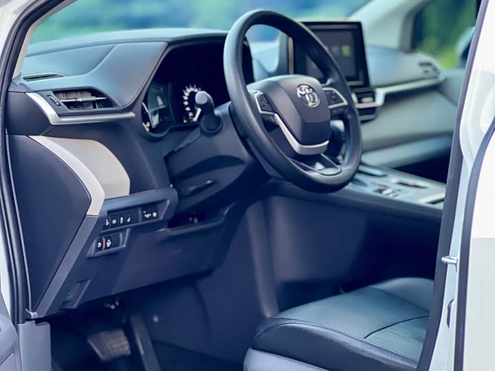 Фото 6 - Toyota Sienna