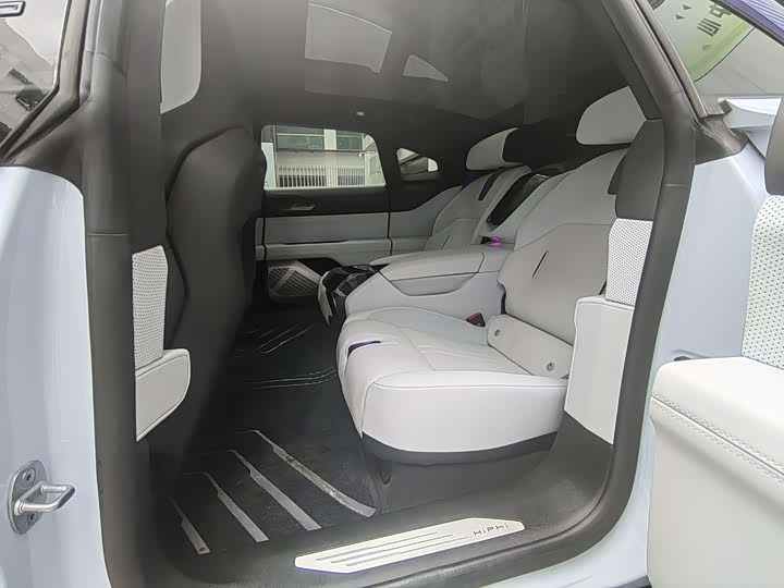 Фото 10 - HiPhi Z