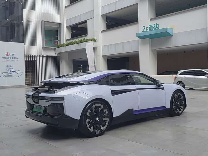 Фото 6 - HiPhi Z