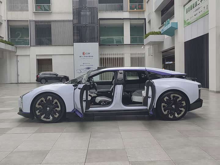 Фото 7 - HiPhi Z