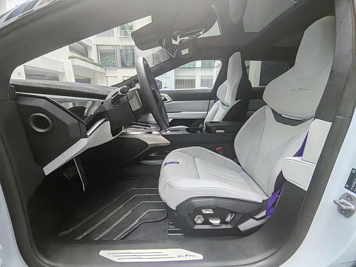 Фото 8 - HiPhi Z