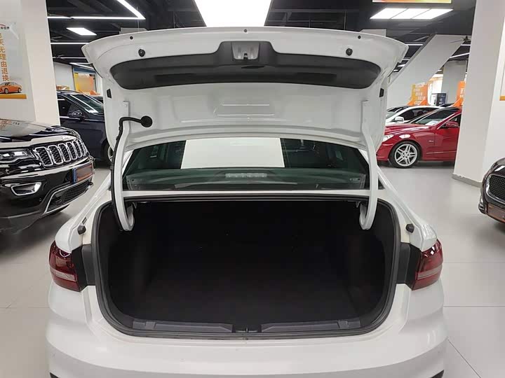 Фото 19 - Volkswagen Lavida