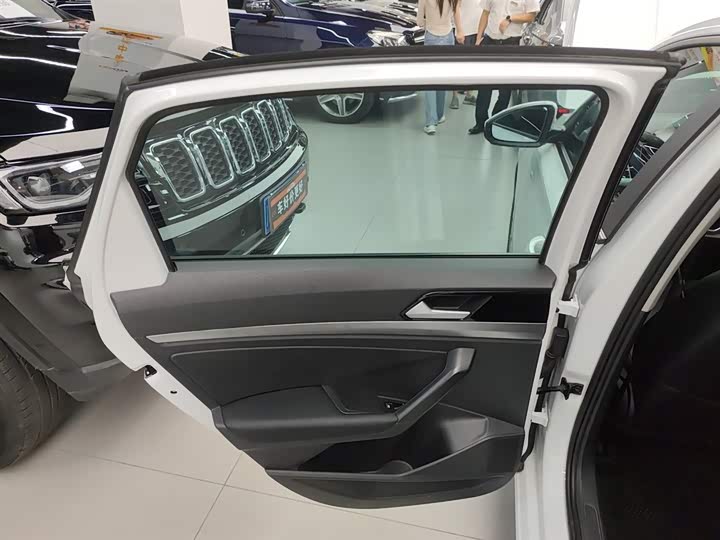 Фото 29 - Volkswagen Lavida