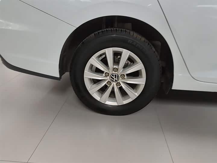 Фото 30 - Volkswagen Lavida