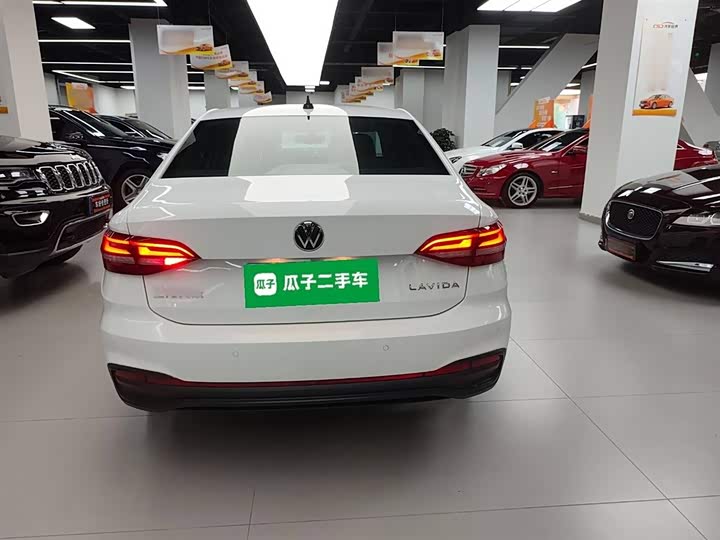 Фото 6 - Volkswagen Lavida