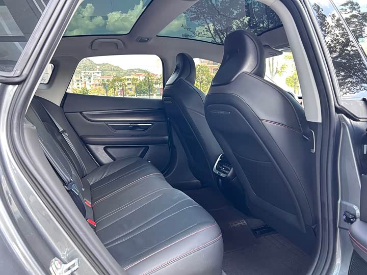 Фото 8 - XPeng P7