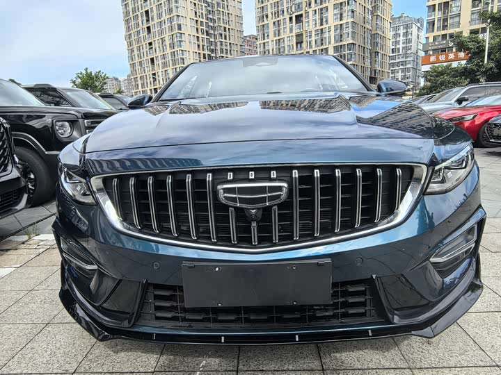 Фото 2 - Geely Preface
