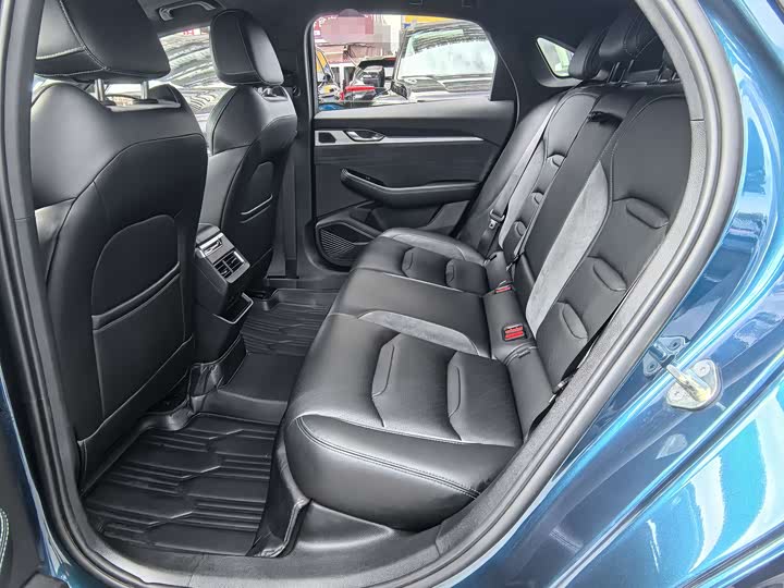 Фото 6 - Geely Preface