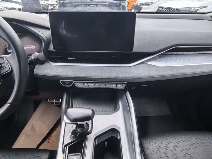 Фото 8 - Geely Preface