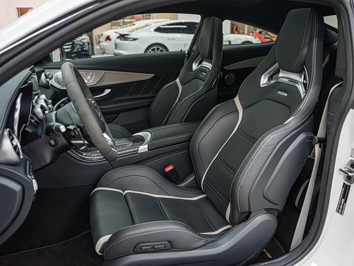 Фото 11 - Mercedes-Benz C-Class AMG