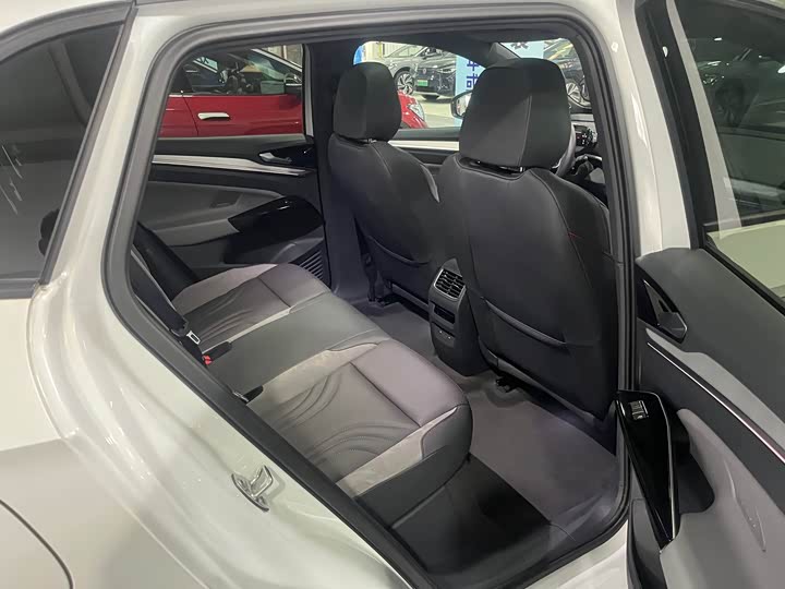 Фото 10 - Volkswagen ID.4 Crozz