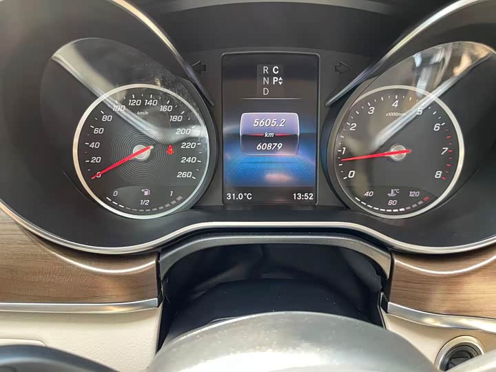 Фото 17 - Mercedes-Benz V-Class