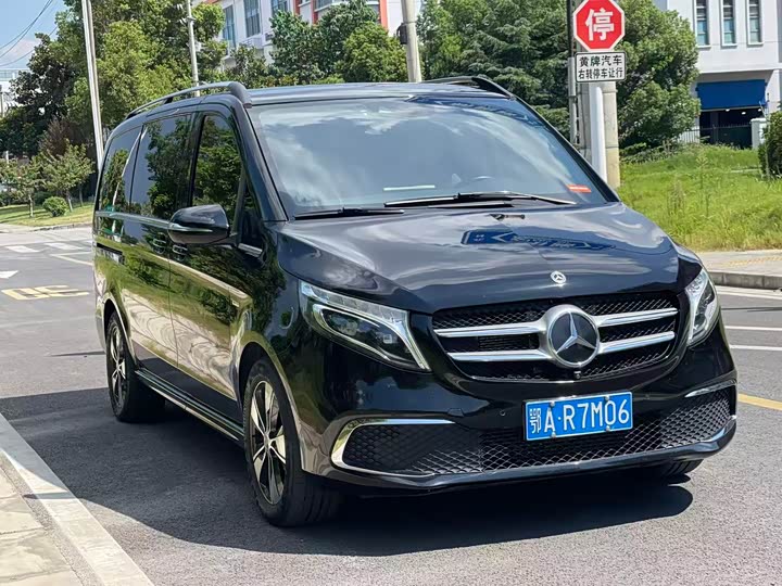 Фото 3 - Mercedes-Benz V-Class