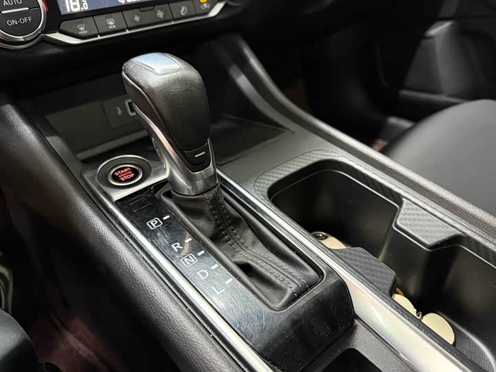 Фото 10 - Nissan Sylphy